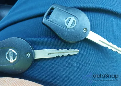 2016 Nissan Sentra S z USA, uszkodzony, nr VIN 3N1AB7AP0GY327391